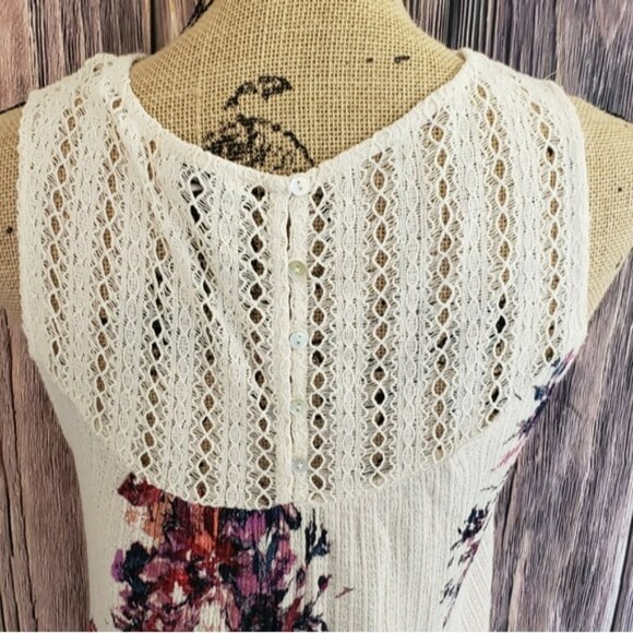 3 for $25 Lucky Brand Floral Sleeveless Top - Picture 10 of 10